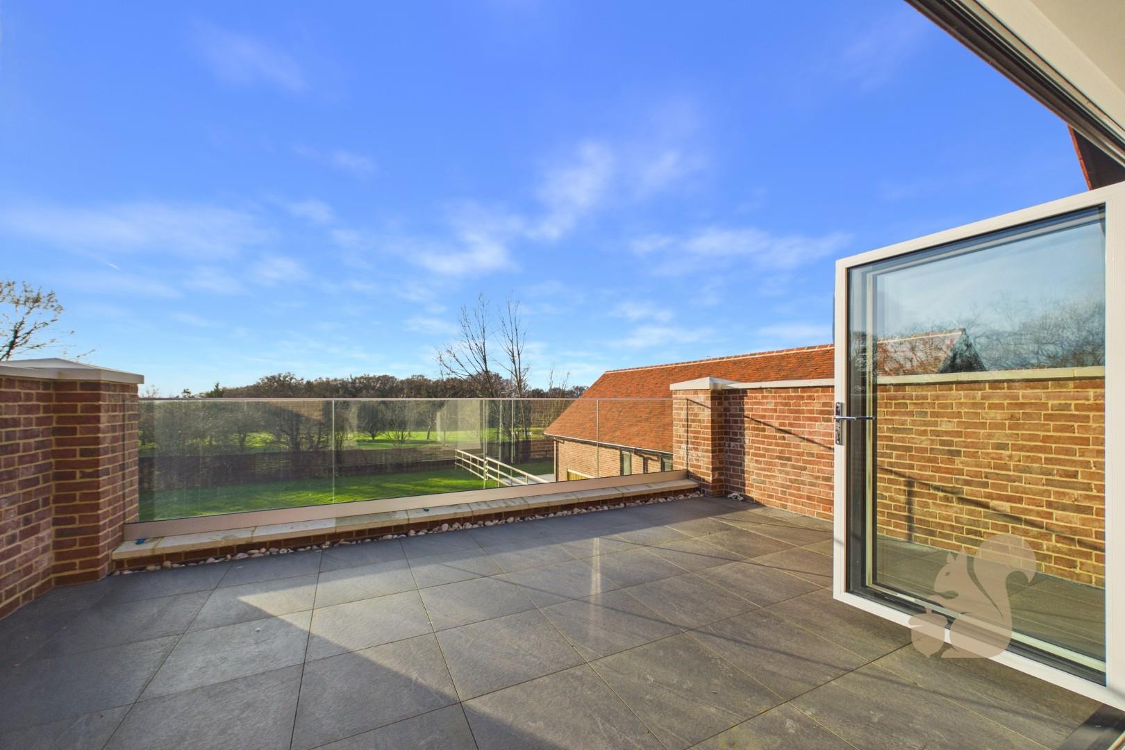 CAM01814G0-PR0083-STILL023 (1).jpg